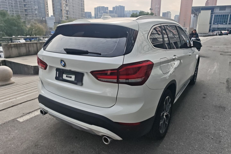 宝马X1 2020款 sDrive20Li 尊享型车身外观6005
