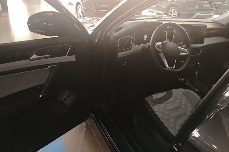 大众 探岳 2025款 改款 众享款 300TSI中控内饰7003