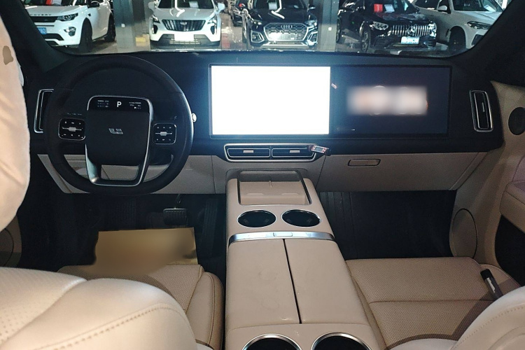 理想汽车 理想L8 2023款 Pro中控内饰7002