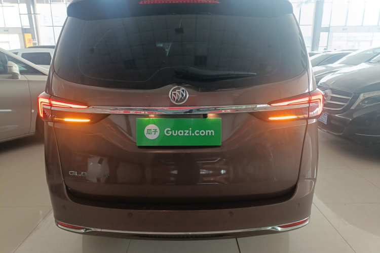 别克GL8 2022款 陆上公务舱 652T 舒适型车身外观6