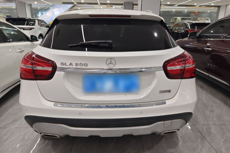 奔驰GLA 2018款 GLA 200 动感型车身外观6