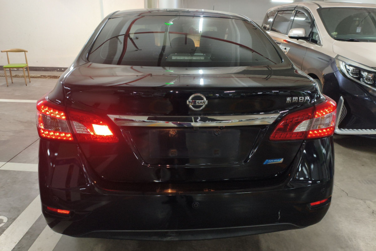 日产 轩逸 2012款 1.6XL 手动豪华版车身外观6