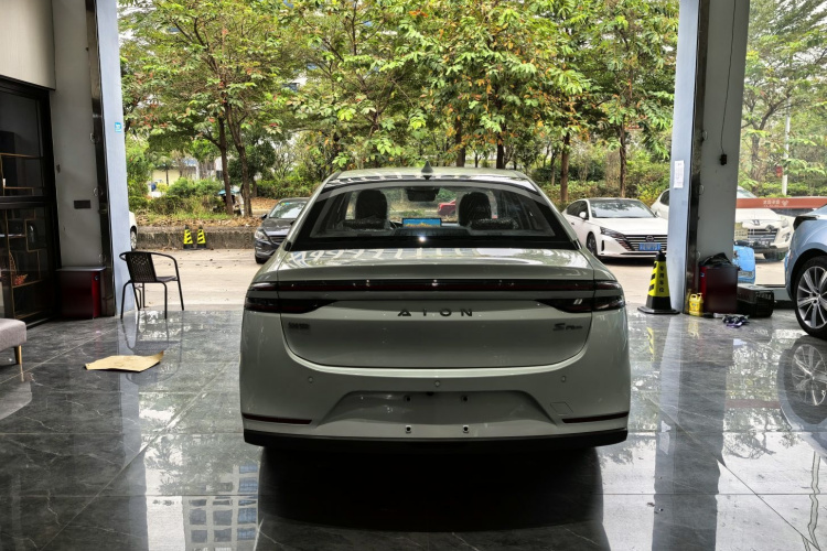 埃安 AION S Plus 2026款 豪华版车身外观6005