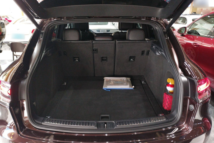 保时捷 2018款 Macan 2.0T机舱底盘23