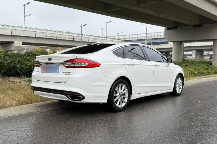 福特 蒙迪欧 2017款 改款 EcoBoost 180 时尚型车身外观6003