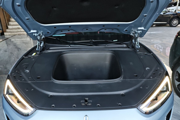 鸿蒙智行 问界M5 2022款 纯电四驱性能版机舱底盘24