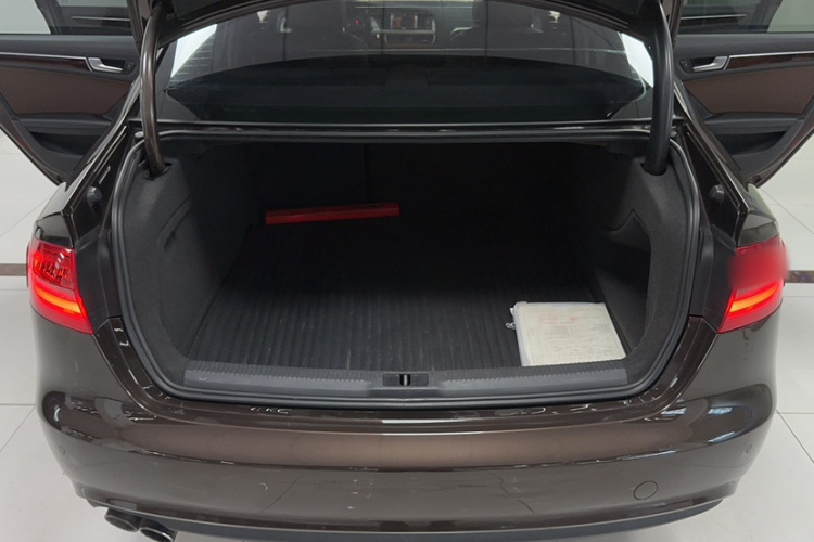 奥迪A4L 2015款 35 TFSI 自动舒适型局部细节23