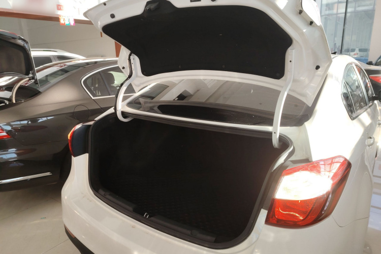 起亚K3 2016款 1.6L 自动GL局部细节23