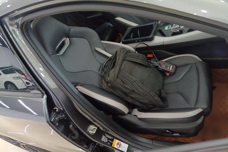 长安UNI-V 2023款 1.5T 尊贵型局部细节41