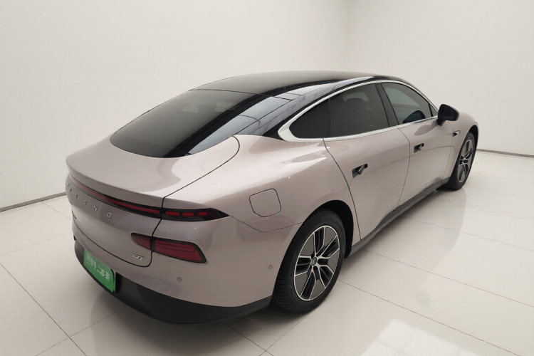 小鹏P7 2024款 P7i 550 Pro车身外观7