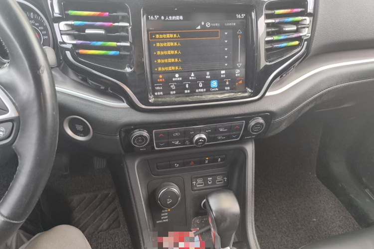 Jeep 大指挥官 2018款 2.0T 四驱臻享版 国V局部细节16