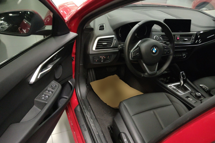 宝马1系 2020款 120i 时尚型中控内饰20