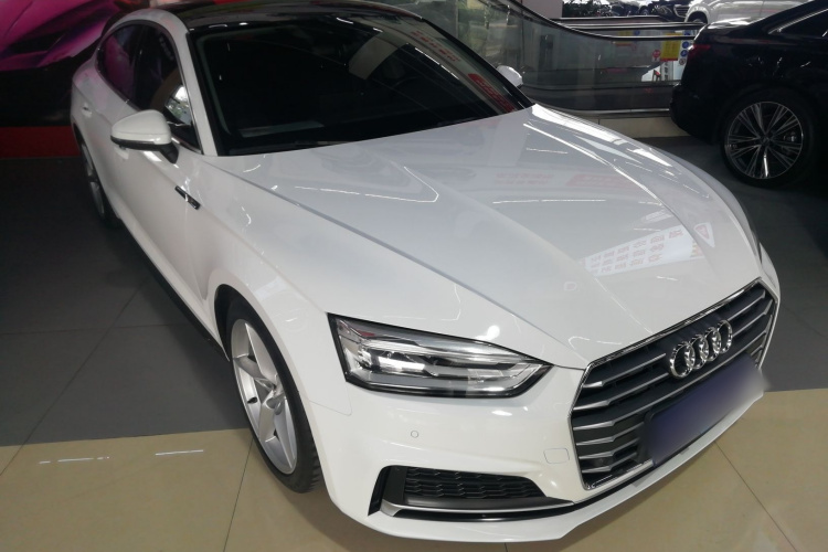 奥迪A5 2017款 Sportback 40 TFSI 时尚型车身外观3