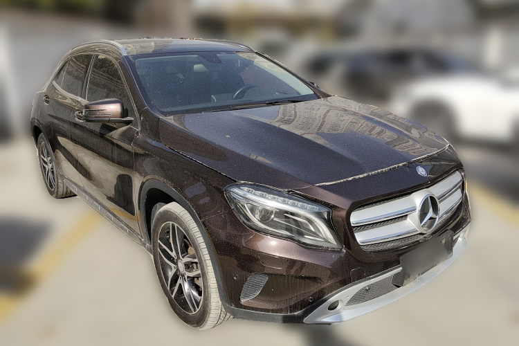 奔驰GLA 2015款 GLA 220 4MATIC 时尚型车身外观3