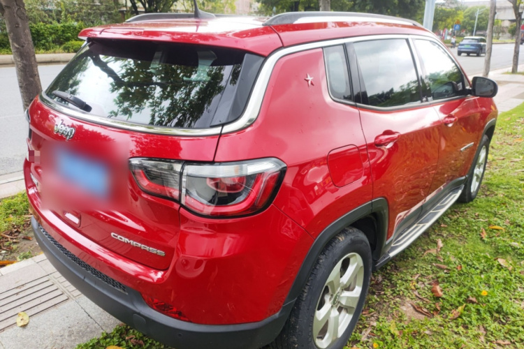 Jeep 指南者 2020款 220T 自动精英版车身外观6005