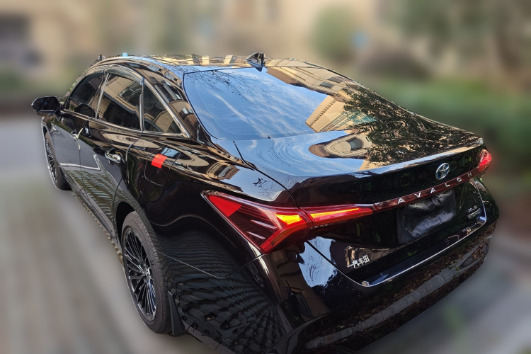 丰田 亚洲龙 2019款 双擎 2.5L XLE尊贵版 国VI车身外观5