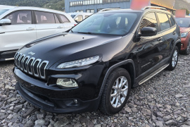 Jeep 自由光 2016款 2.0L 优越版