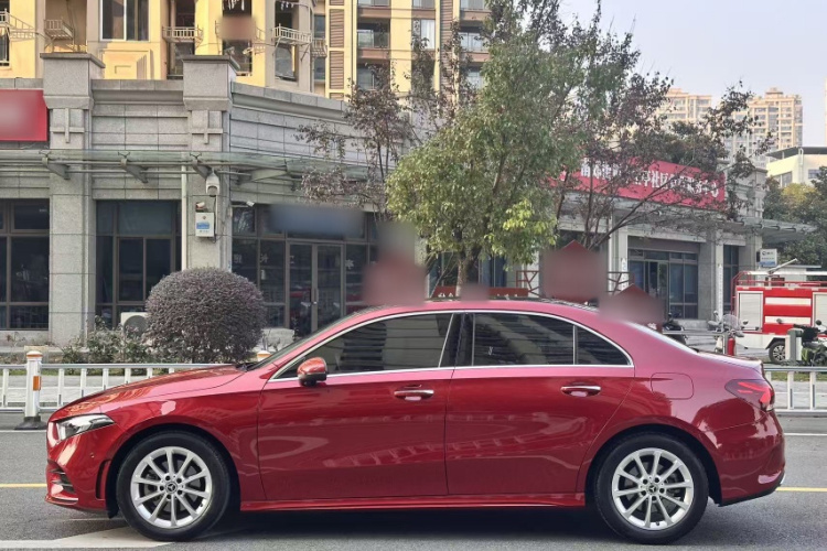 奔驰A级 2021款 A 200 L 运动轿车时尚型车身外观6002