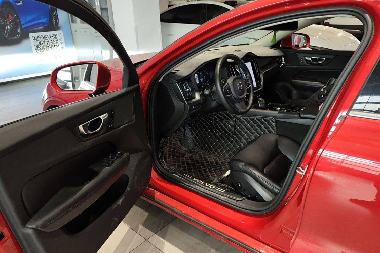 沃尔沃S60新能源 2021款 T8 E驱混动 四驱智逸豪华版中控内饰7003