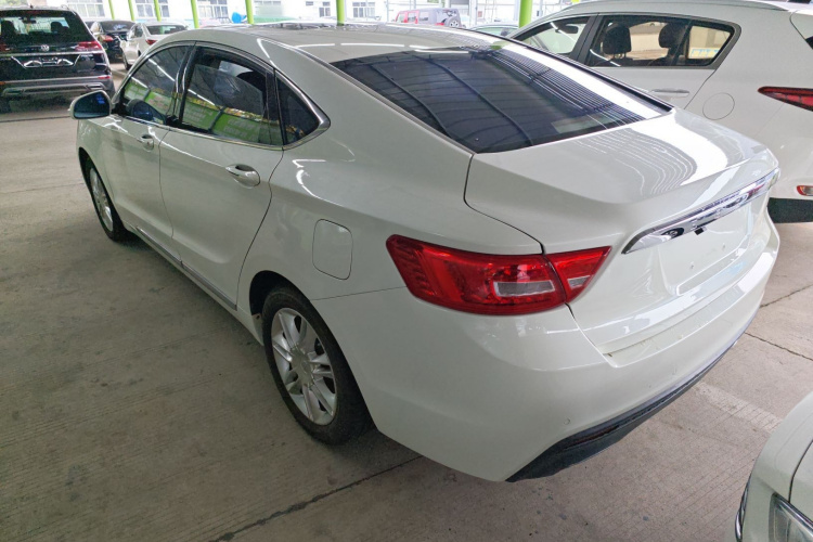 吉利汽车 博瑞 2015款 1.8T 舒适型车身外观4