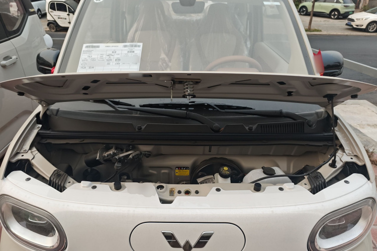 五菱汽车 宏光MINIEV 2024款 第三代 215km 青春版机舱底盘24