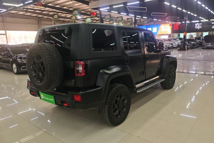 北京越野 北京BJ40 2024款 2.0D 刀锋英雄荣耀版车身外观7