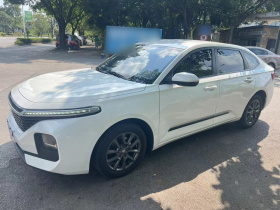 宝骏RC-5 2020款 1.5L CVT智耀精英型