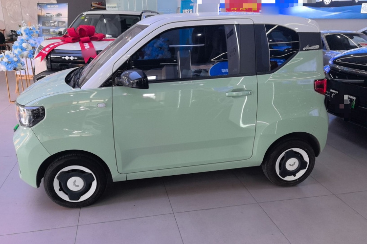 五菱汽车 宏光MINIEV 2022款 马卡龙臻享款 磷酸铁锂车身外观4