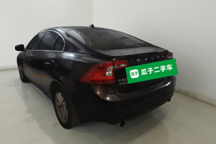 沃尔沃S60 2017款 S60L T3 智进版车身外观5
