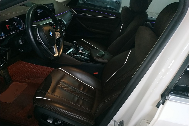 宝马5系新能源 2020款 里程升级版 530Le 豪华套装中控内饰19