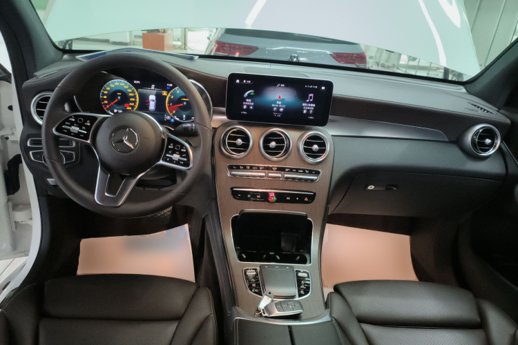 奔驰GLC 2022款 GLC 260 L 4MATIC 豪华型中控内饰7002