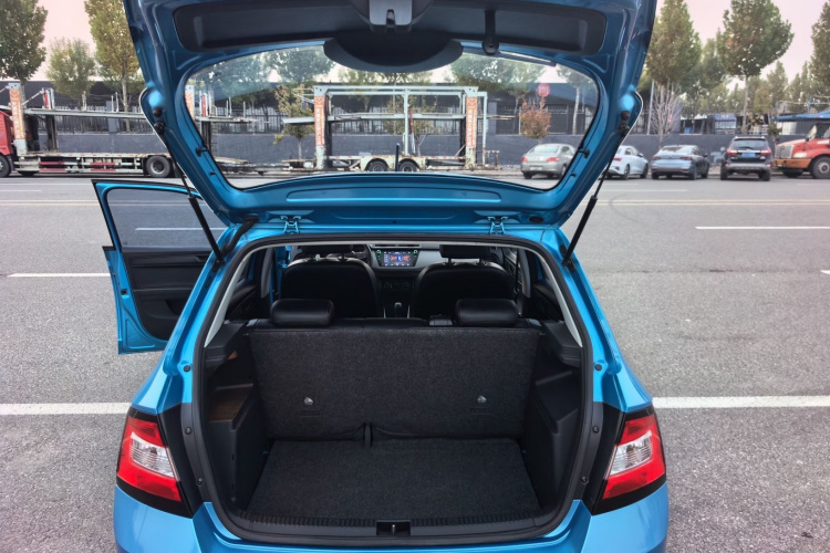 斯柯达 晶锐 2015款 1.4L 手动前行版局部细节23