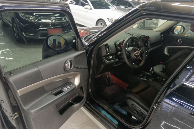 MINI Countryman 2020款 1.5T COOPER 鉴赏家中控内饰20