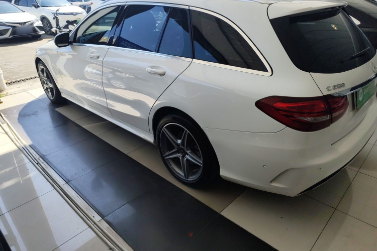 奔驰C级(进口) 2018款 C 200 旅行轿车车身外观4