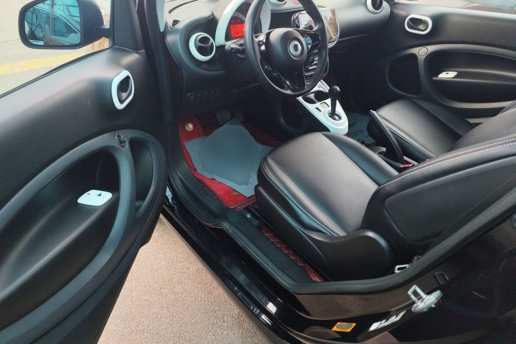 smart fortwo 2015款 1.0L 52千瓦硬顶灵动版中控内饰7003