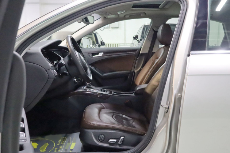 奥迪A4L 2016款 35 TFSI 典藏版 自动标准型中控内饰7009