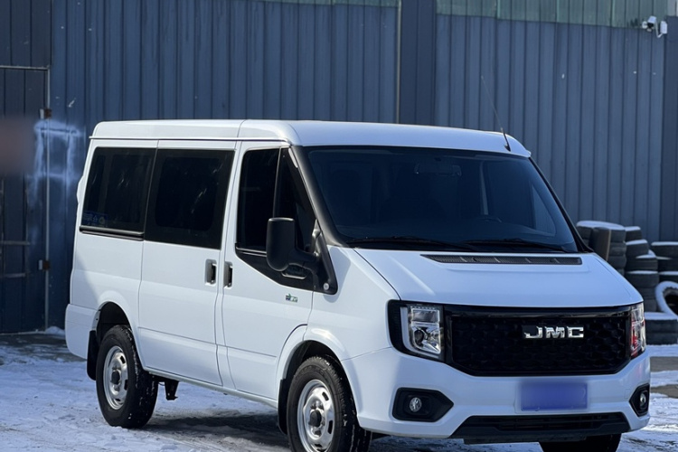 江铃福顺 2023款 2.0T 手动短轴低顶商运型多功能乘用车6座 双开尾门车身外观6002