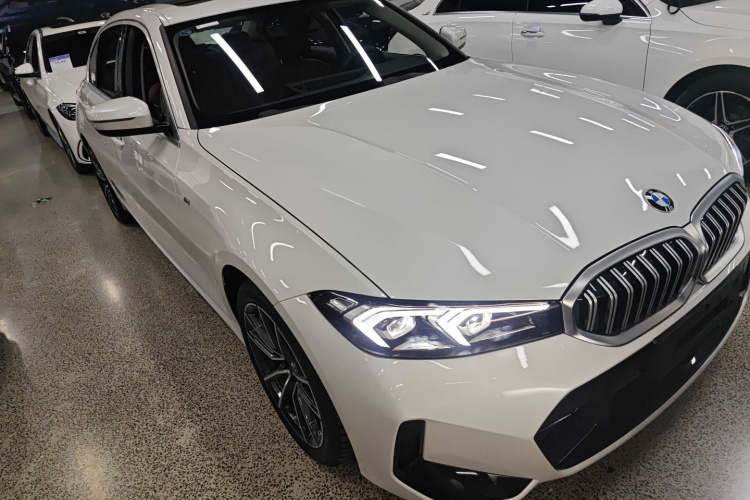 宝马3系 2024款 320Li M运动套装车身外观3