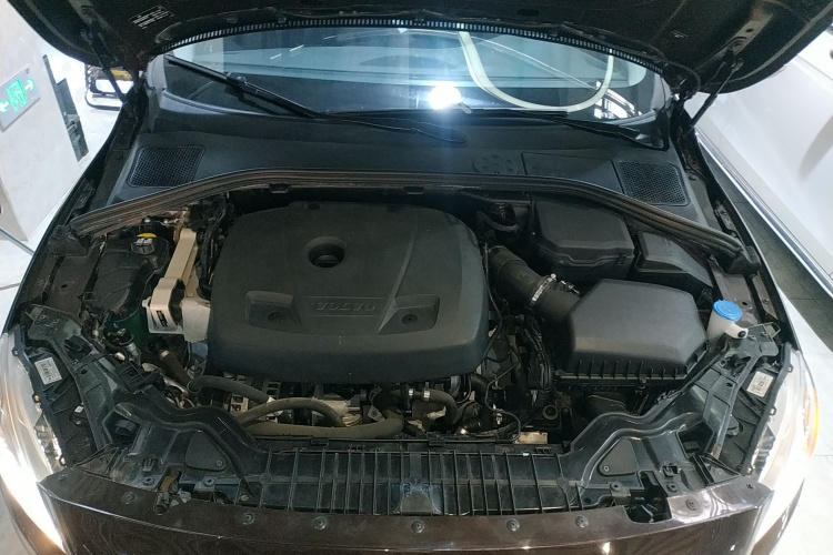 沃尔沃S60 2018款 S60L T3 智进进取版机舱底盘24