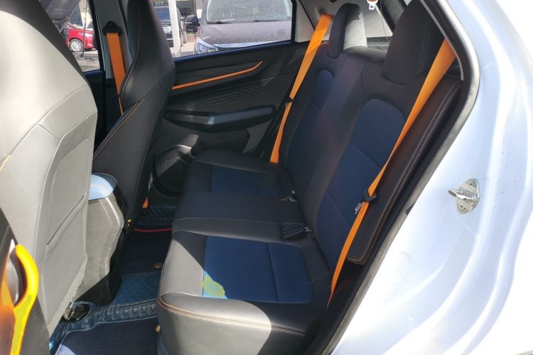 睿蓝汽车X3 PRO 2022款 1.5L CVT小飒中控内饰21