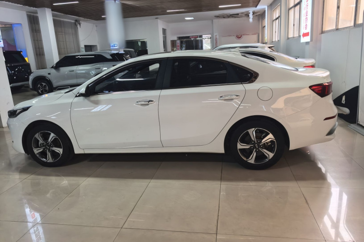 起亚K3 2019款 1.5L CVT智享互联版车身外观4