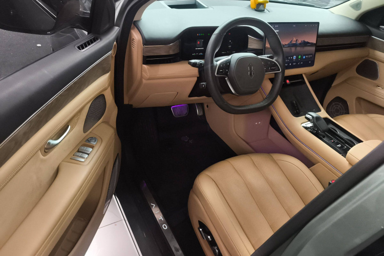 鸿蒙智行 问界M7 2022款 1.5T 后驱舒适版中控内饰7003