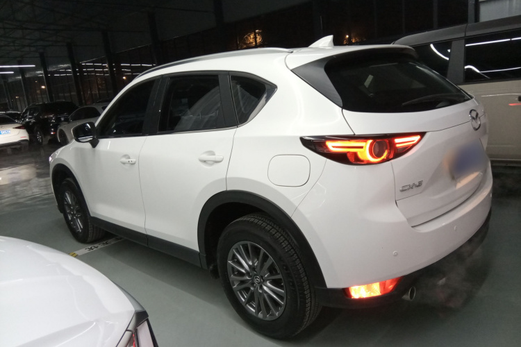马自达CX-5 2020款 改款 2.0L 自动两驱智尊型车身外观4