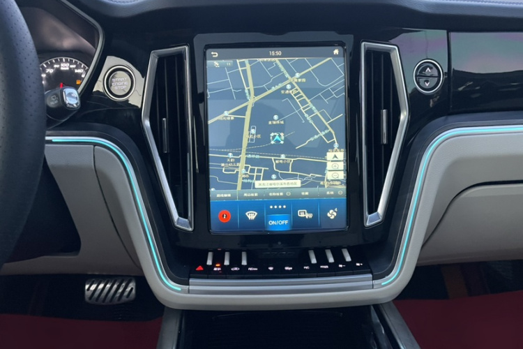 众泰T700 2017款 1.8T 双离合尊享型局部细节9009