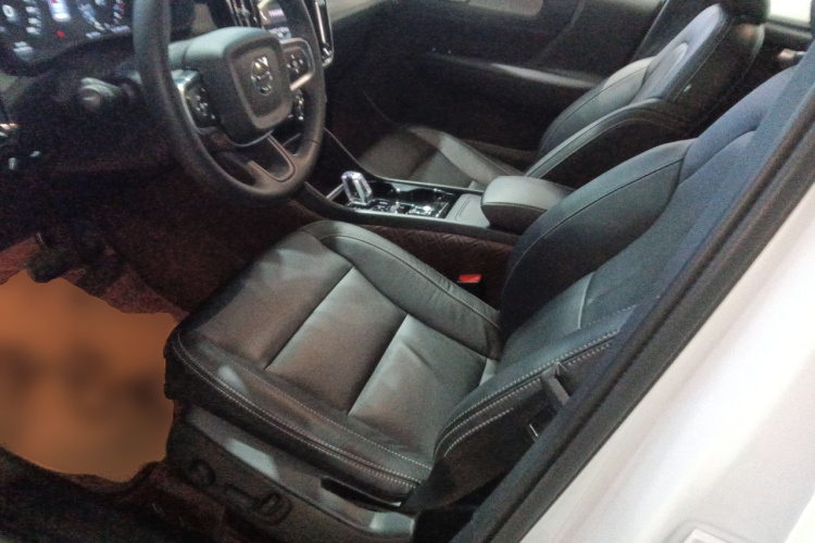 沃尔沃XC40 2022款 T4 四驱智远豪华版中控内饰19