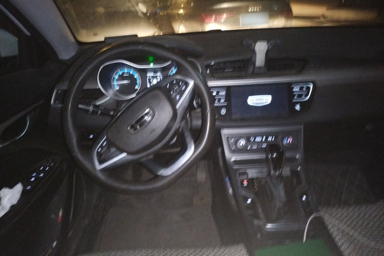 吉利汽车 帝豪 2020款 1.5L CVT豪华型中控内饰13