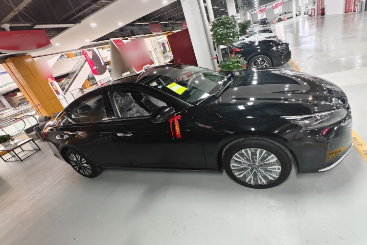 日产 天籁 2024款 2.0L XE 真心版车身外观6002