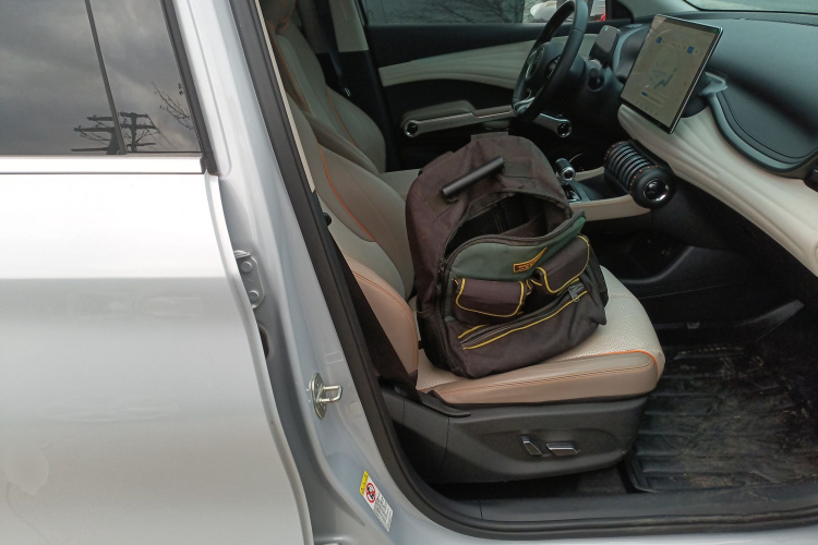 比亚迪 元PLUS 2023款 冠军版 510KM 卓越型局部细节41