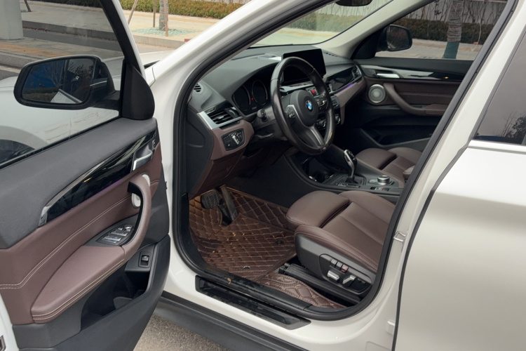 宝马X1 2021款 sDrive25Li 领先型中控内饰7003