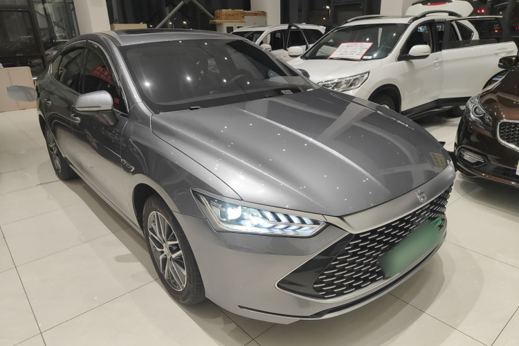 比亚迪 秦PLUS 2024款 荣耀版 DM-i 120KM领先型车身外观3